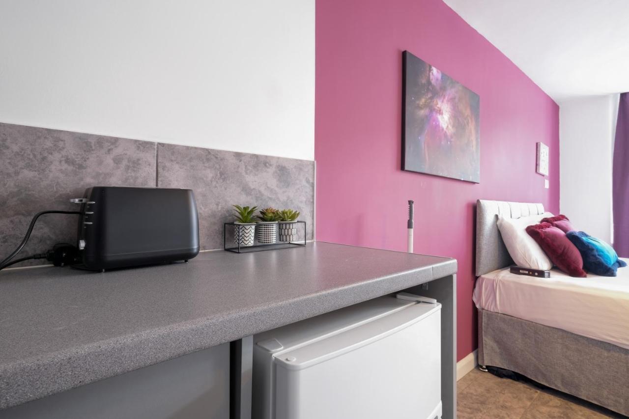Fernbank Studios Sudbury Hill Harrow Self-Contained Studios With En-Suite Wembley Esterno foto