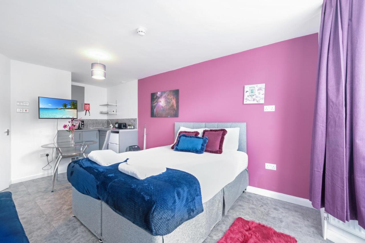 Fernbank Studios Sudbury Hill Harrow Self-Contained Studios With En-Suite Wembley Esterno foto