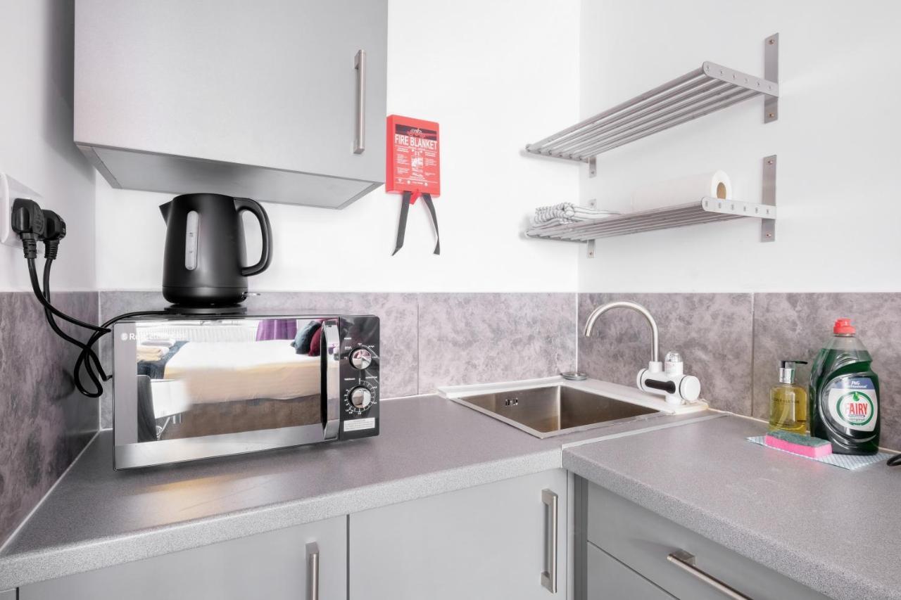 Fernbank Studios Sudbury Hill Harrow Self-Contained Studios With En-Suite Wembley Esterno foto