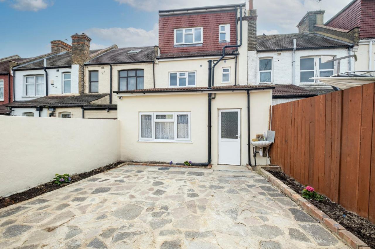 Fernbank Studios Sudbury Hill Harrow Self-Contained Studios With En-Suite Wembley Esterno foto