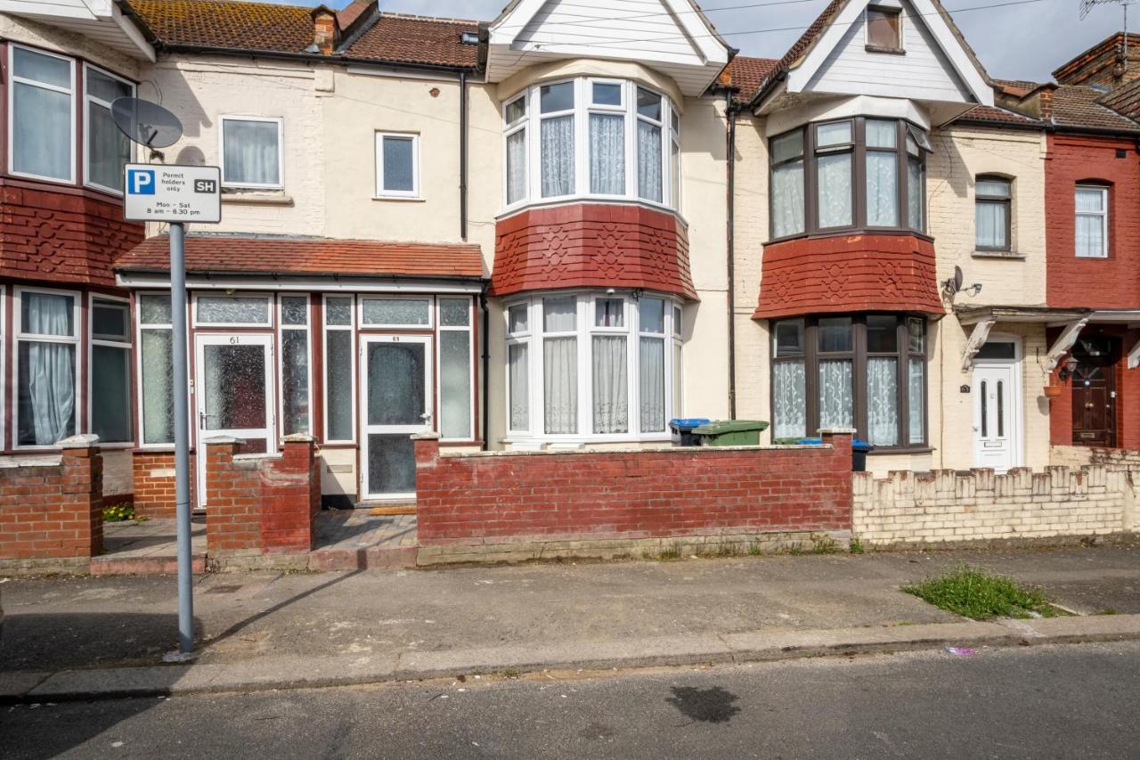 Fernbank Studios Sudbury Hill Harrow Self-Contained Studios With En-Suite Wembley Esterno foto