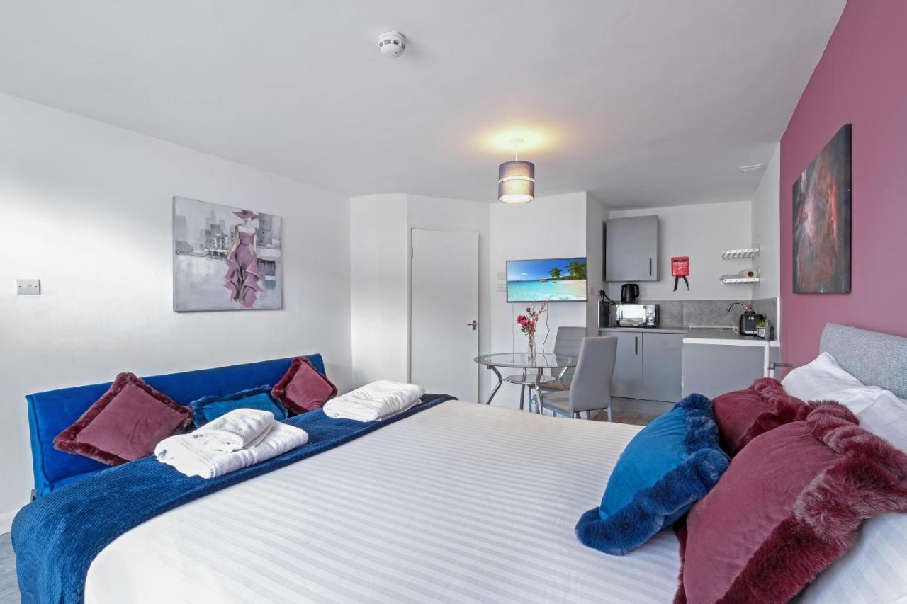 Fernbank Studios Sudbury Hill Harrow Self-Contained Studios With En-Suite Wembley Esterno foto