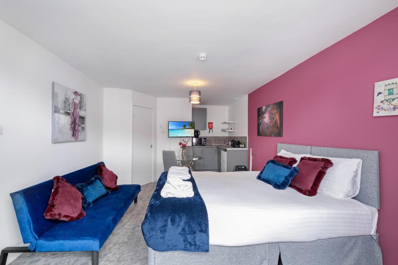 Fernbank Studios Sudbury Hill Harrow Self-Contained Studios With En-Suite Wembley Esterno foto
