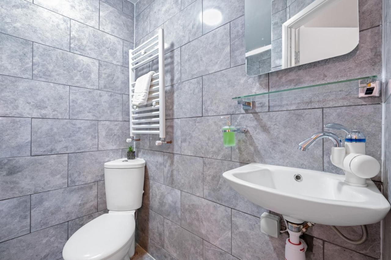 Fernbank Studios Sudbury Hill Harrow Self-Contained Studios With En-Suite Wembley Esterno foto