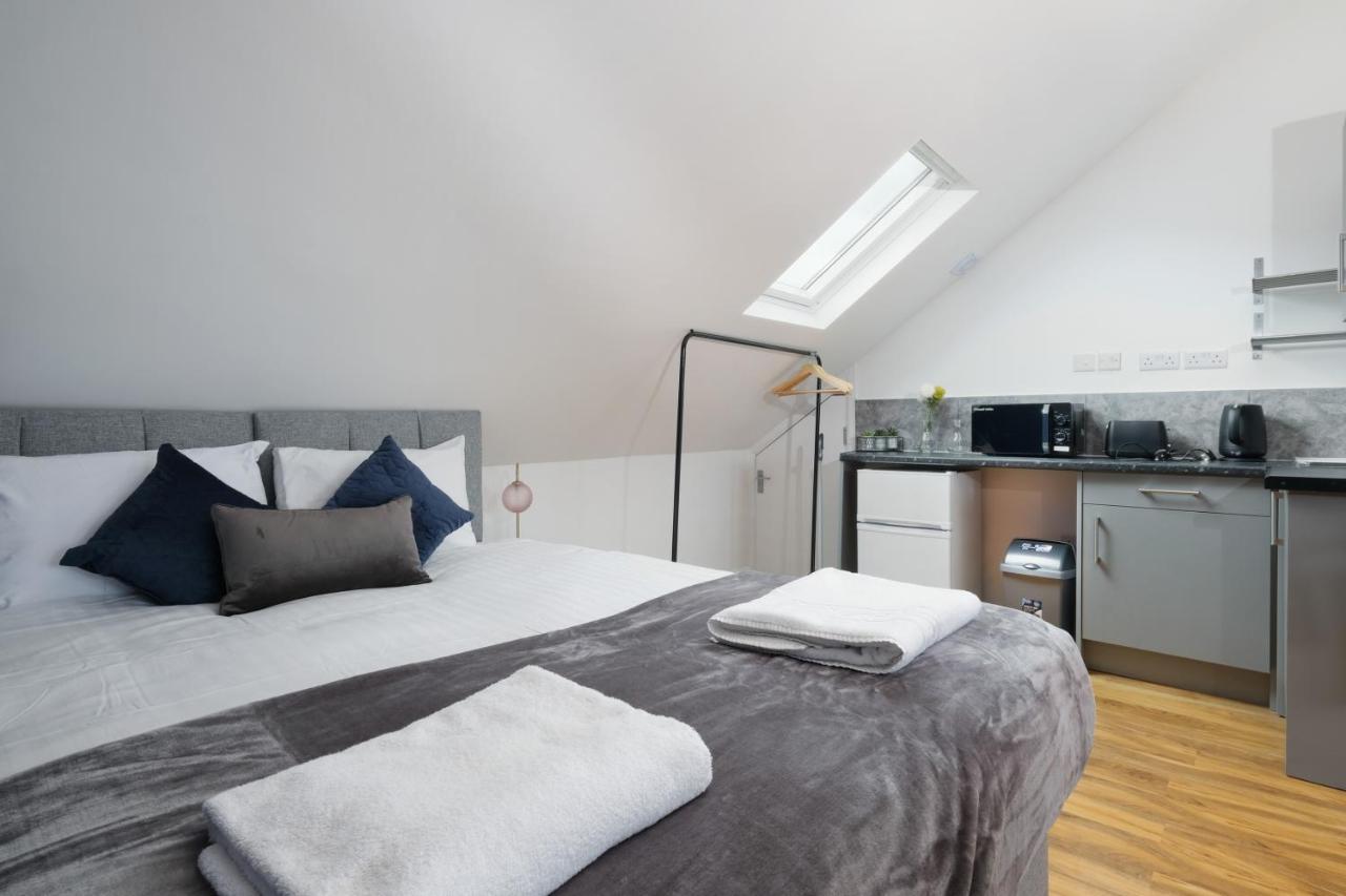 Fernbank Studios Sudbury Hill Harrow Self-Contained Studios With En-Suite Wembley Esterno foto