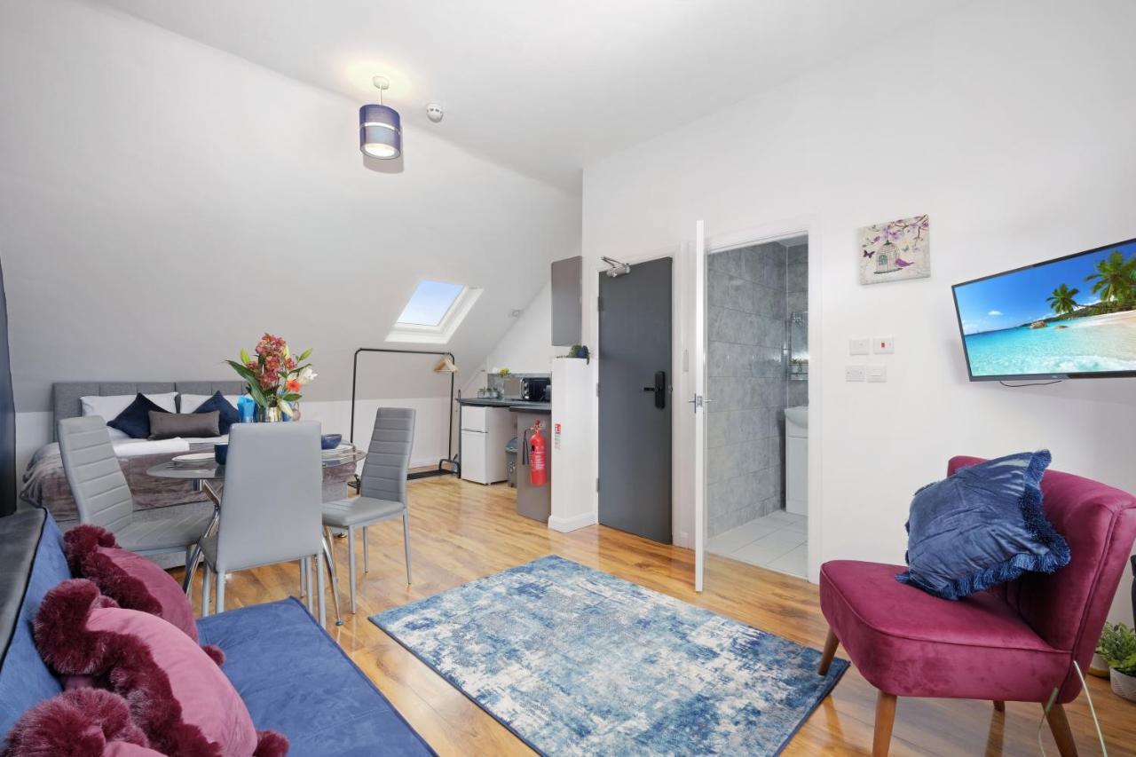Fernbank Studios Sudbury Hill Harrow Self-Contained Studios With En-Suite Wembley Esterno foto