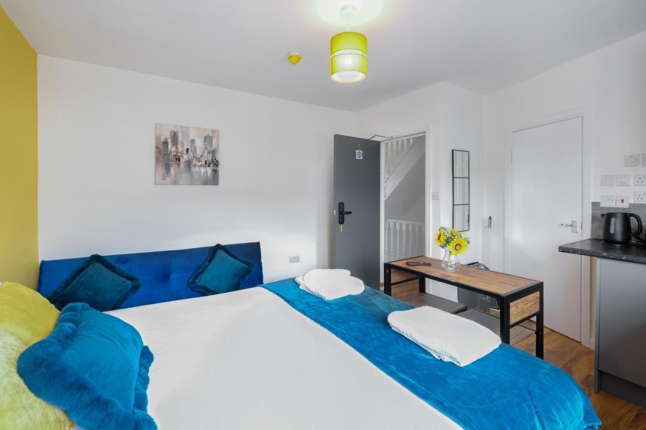 Fernbank Studios Sudbury Hill Harrow Self-Contained Studios With En-Suite Wembley Esterno foto