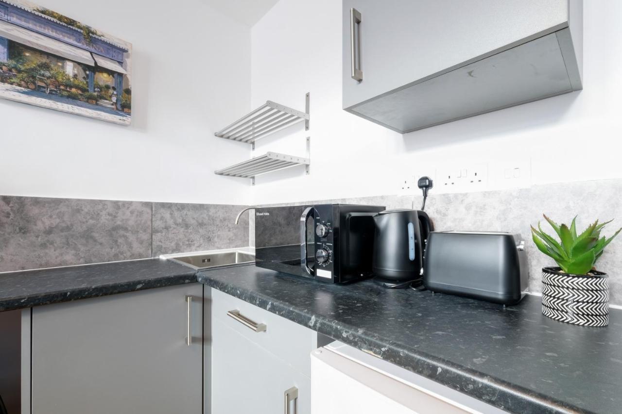 Fernbank Studios Sudbury Hill Harrow Self-Contained Studios With En-Suite Wembley Esterno foto