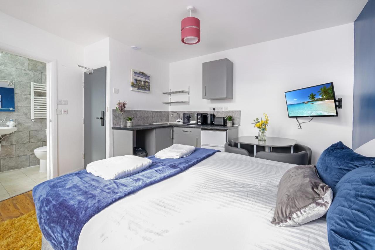 Fernbank Studios Sudbury Hill Harrow Self-Contained Studios With En-Suite Wembley Esterno foto