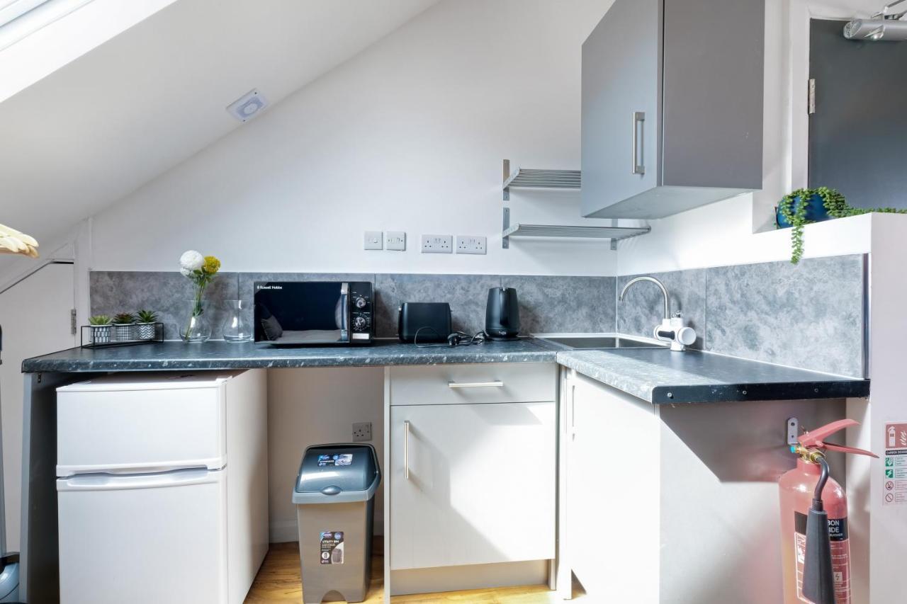 Fernbank Studios Sudbury Hill Harrow Self-Contained Studios With En-Suite Wembley Esterno foto