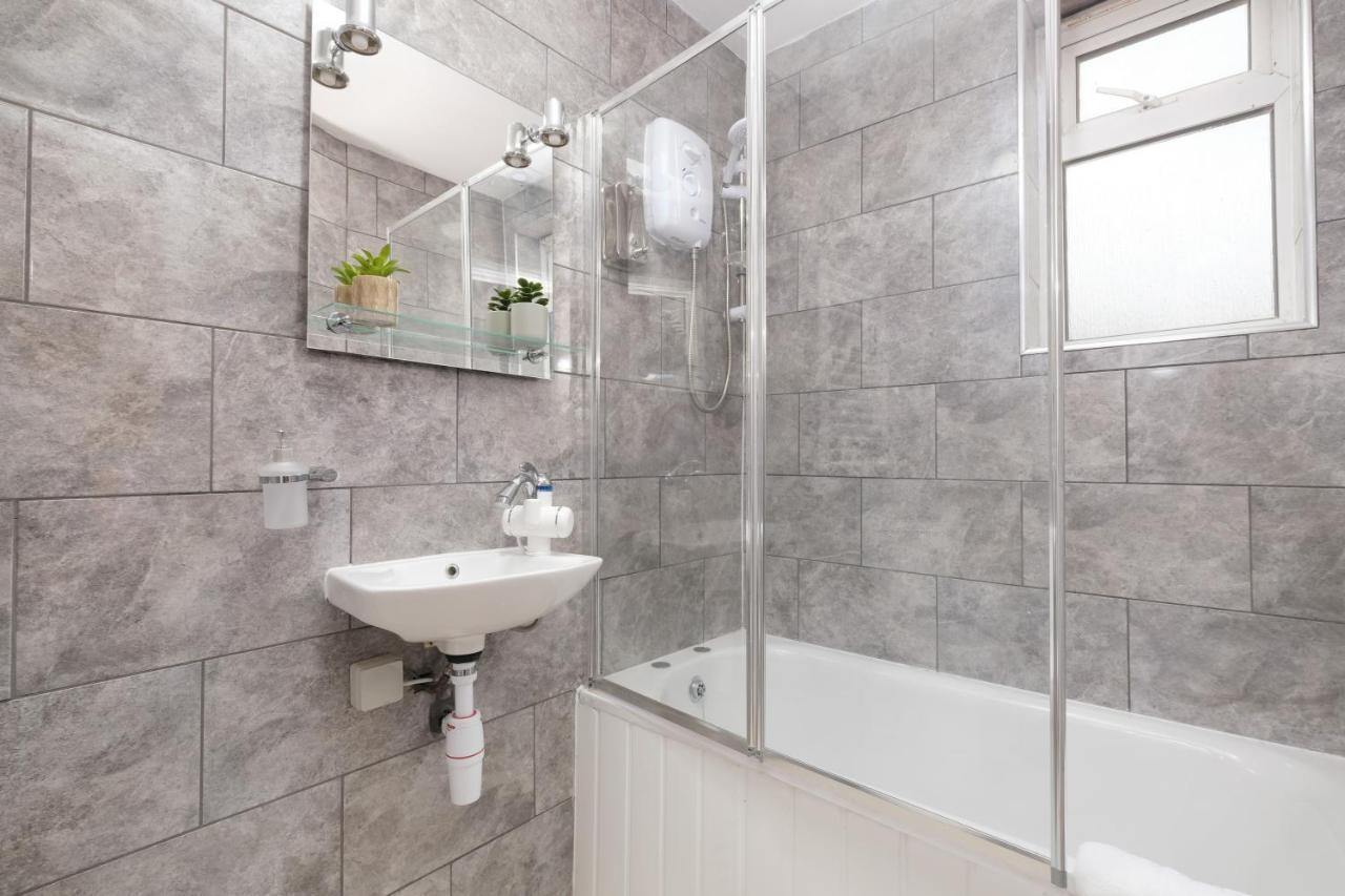 Fernbank Studios Sudbury Hill Harrow Self-Contained Studios With En-Suite Wembley Esterno foto