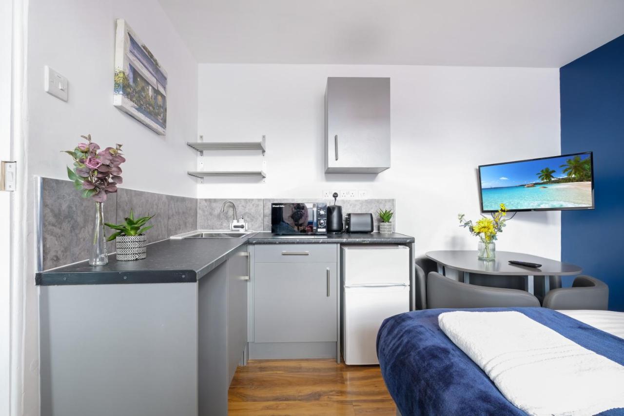 Fernbank Studios Sudbury Hill Harrow Self-Contained Studios With En-Suite Wembley Esterno foto