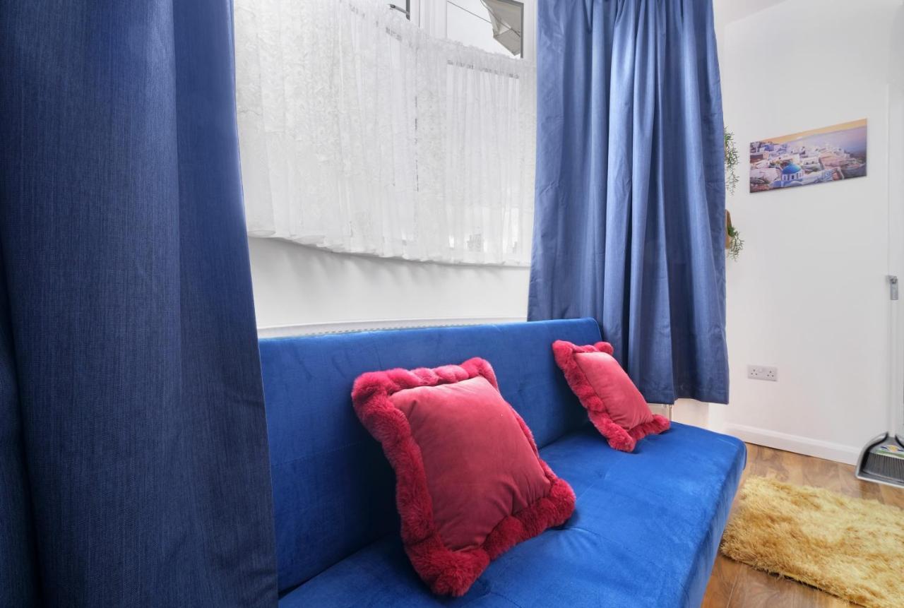 Fernbank Studios Sudbury Hill Harrow Self-Contained Studios With En-Suite Wembley Esterno foto