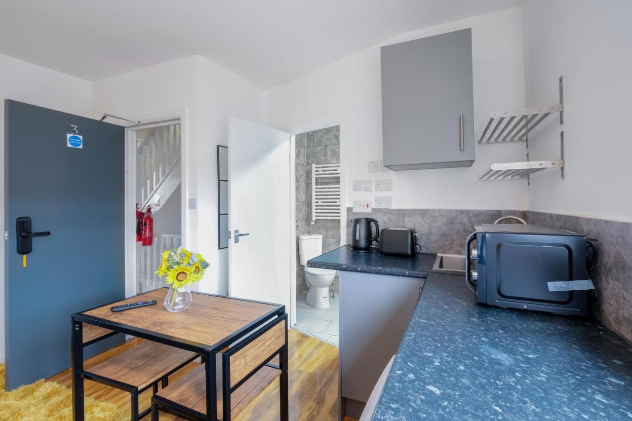 Fernbank Studios Sudbury Hill Harrow Self-Contained Studios With En-Suite Wembley Esterno foto