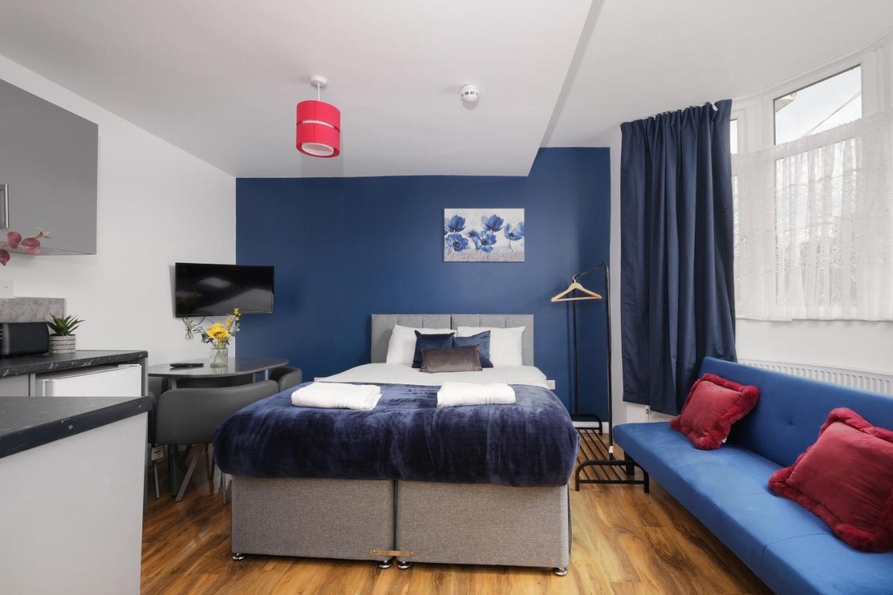 Fernbank Studios Sudbury Hill Harrow Self-Contained Studios With En-Suite Wembley Esterno foto