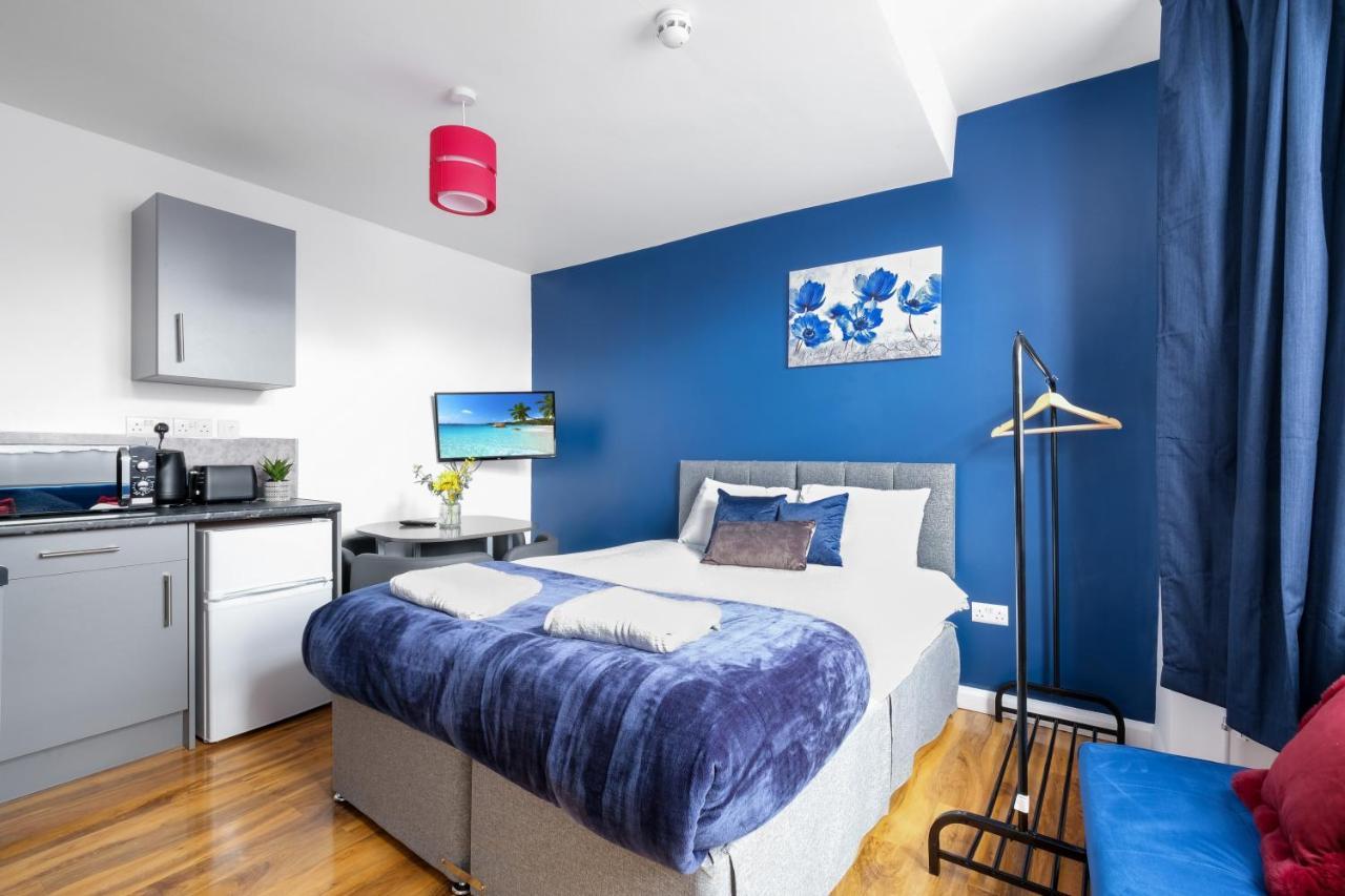 Fernbank Studios Sudbury Hill Harrow Self-Contained Studios With En-Suite Wembley Esterno foto